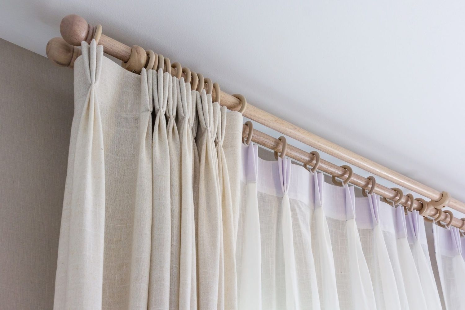  Cleaning-Curtain-Rod